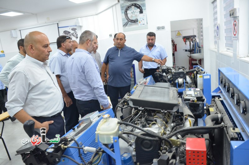 كفرقاسم- فيديو: نواب وأعضاء المجلس البلدي يشاركون الطلاب افتتاح عامهم الدراسي  باجواء بهيجة .